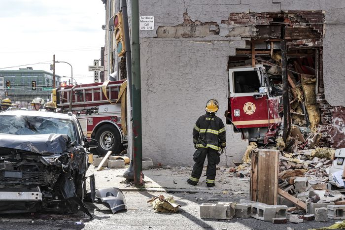 USA: Philly Fire Engine Crashes Into Girard Avenue Building