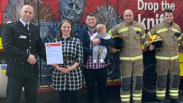 UK: Bravery Award For Woman Who Saved Neighbour From Fire
