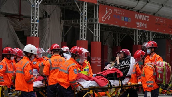 Hundreds Left Trapped On Roof Of Hong Kong’s World Trade Centre As Fire Breaks Out