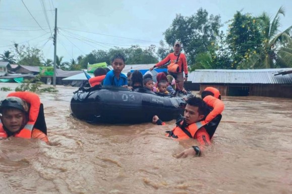 At Least 31 Dead After Floods And Landslides In South Philippine
