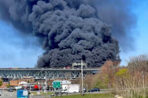 27 03 2023 Connecticut Highway Fire