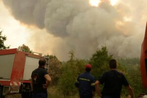 01 09 2023 Greece Sends 100 Firefighters