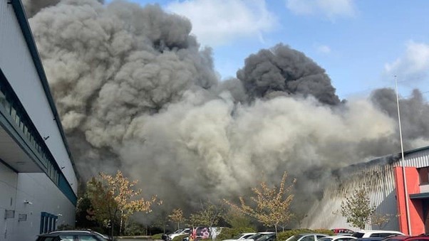 UK: Huge Plumes Of Smoke As Fire Grips Wednesbury Factory